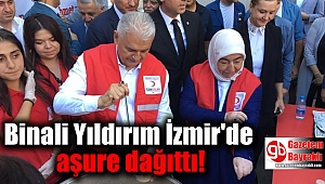 Binali Yıldırım İzmir'de vatandaşlara aşure dağıttı
