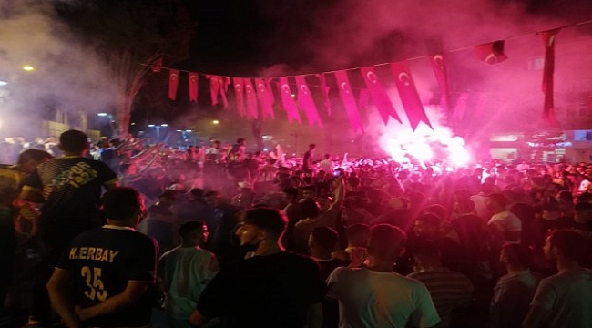 Bucalı taraftarlar şampiyonluğu kutladılar