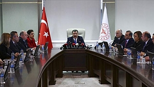 Bugün gerçekleşecek olan Bilim Kurulu toplantısına Prof. Dr. Uğur Şahin de katılacak