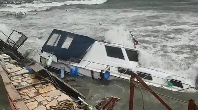 İzmir'de fırtına tekneleri batırdı