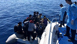 İzmir açıklarında 55 düzensiz göçmen kurtarıldı