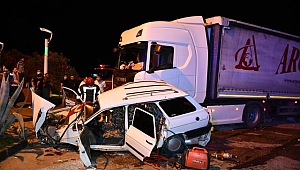 İzmir - Ankara yolunda feci kaza: 2 yaralı