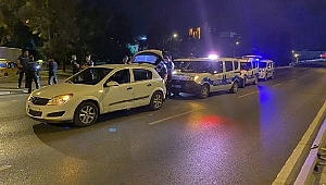 İzmir'de hırsızlık şüphelisi 3'ü kadın 5 zanlı yakalandı
