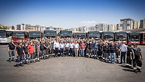 Başkan Soyer’den bayram mesaisindeki personele ziyaret