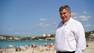Çeşme'ye 3 günde 500 bin araç girişi