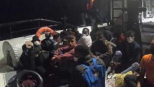 İzmir açıklarında 58 kaçak göçmen kurtarıldı