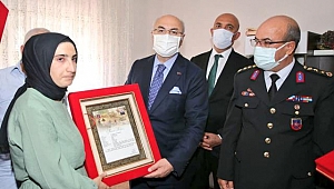 İzmir Valisi Yavuz Selim Köşger'den huzurevi ve şehit ailelerine ziyaret