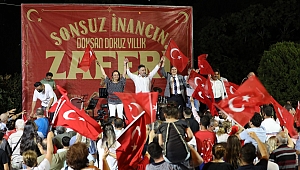 Bayraklı'da coşkulu 30 Ağustos Zafer Bayramı kutlaması