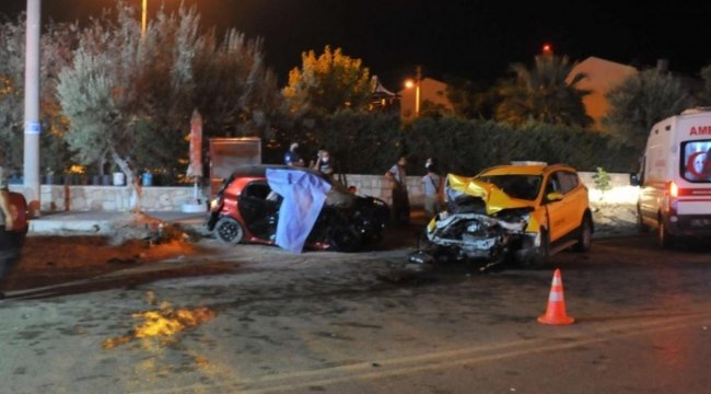 İzmir'de taksi ile otomobil çarpıştı: 1 ölü, 1 yaralı