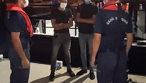 İzmir'de ticari gemide 2 göçmen yakalandı