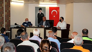 İzmir İl Emniyet Müdürü Mehmet Şahne, muhtarlarla bir araya geldi
