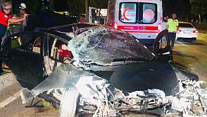Korkunç kaza! Aracın motoru yerinden fırladı