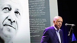 Cumhurbaşkanı Erdoğan’ın kitabı New York’ta led ekranlarda tanıtıldı