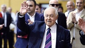 Duygun Yarsuvat 'ı Siyaset ve spor dünyası birlikte uğurladı
