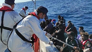 İzmir'de 3 günde 184 kaçak göçmen kurtarıldı