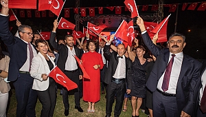 İzmir’de coşkulu 9 Eylül Resepsiyonu
