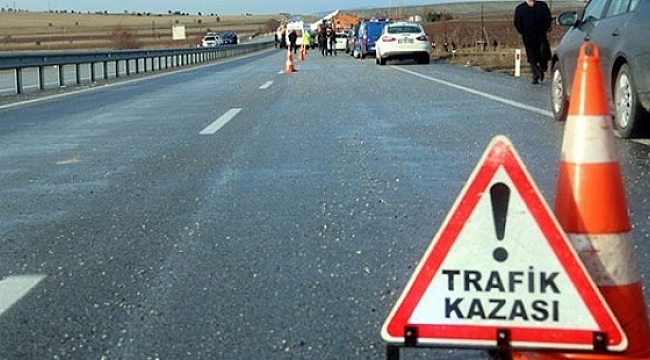 İzmir'de otomobille iş makinesi çarpıştı, bir kişi öldü