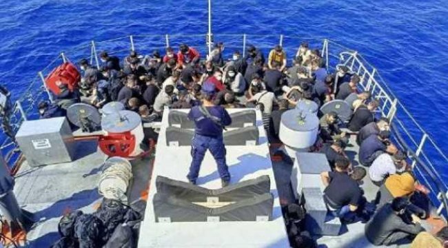 Seferihisar açıklarında 87 düzensiz göçmen yakalandı