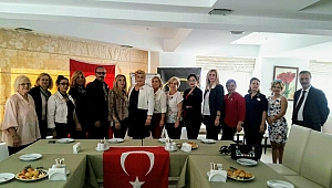 Sarı Zeybek kültür Sanat Derneği ve İzmir Bayraklılar Derneği, Cumhuriyet Bayramında bir arada