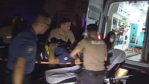 Kavga ihbarına gelen polis memuru 2 metre yüksekten düşüp yaralandı