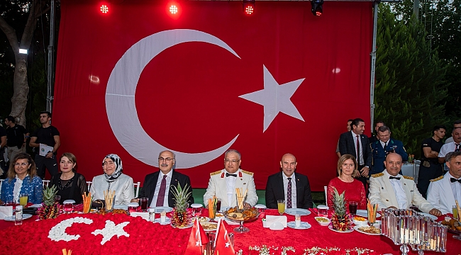 Başkan Soyer 30 Ağustos resepsiyonuna katıldı