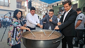 Buca’da aşure kazanları deyişlerle kaynatıldı