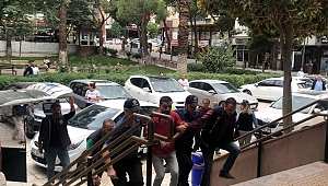 İzmir'de kalbinden bıçaklanan genç hayatını kaybetti