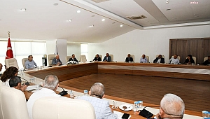 Karabağlar Belediyesi 540 Hektarlık Kentsel Dönüşüm Alanıyla İlgili Planları Muhtarlarla Değerlendirildi