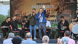 Konak Parkları Roman Müzisyenlerle Coştu