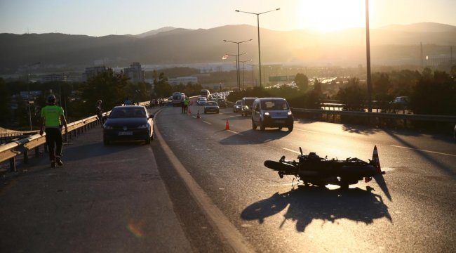 Otomobile arkadan çarpan motosikletin sürücüsü öldü