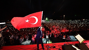 Tarihin en görkemli 9 Eylül kutlaması: İzmir’de yüzyılın gecesi yaşanacak 