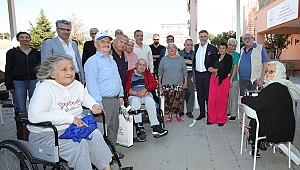 Başkan Sandal’dan huzurevine anlamlı ziyaret