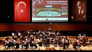 Bornovalı çocuklar “Cumhuriyet” için çaldı