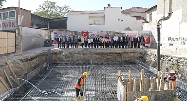Bornova'ya yeni yurt geliyor: İkinci yurdun temeli atıldı