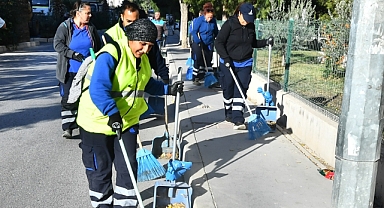 Temizlik seferberliği İzmir’in her köşesine yayılıyor