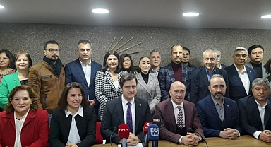 CHP İzmir'de yeni dönem: Deniz Yücel Milletvekilliği adaylığını açıkladı
