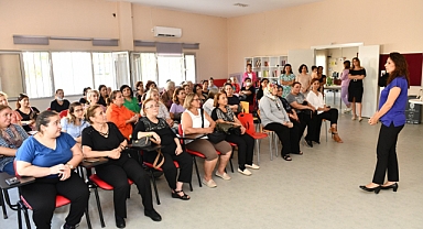 Çiğlili Kadınların Buluşma Adresi: Mor Akademi