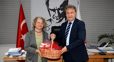 Hacer Foggo’dan Bornova’ya övgü “Başkan Mustafa İduğ umudu yeşertmiş”
