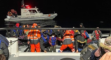 İzmir açıklarında 49 düzensiz göçmen kurtarıldı