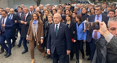 Kemal Kılıçdaroğlu ve CHP'li Milletvekilleri Adalet Bakanlığı'na yürüdü