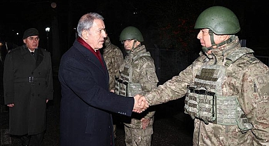 Bakan Akar'dan