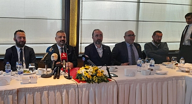 CHP İzmir İl Başkanı Şenol Aslanoğlu gazetecilerle bir araya geldi