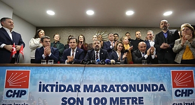 CHP İzmir İl Başkanlığında devir teslim töreni: Şenol Aslanoğlu görevine başladı