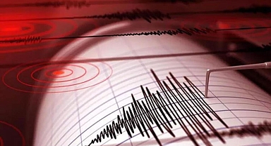 Ege Denizi'nde korkutan deprem! İzmir, Çanakkale ve çevre illerde hissedildi