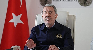 Askerin kışladan geç çıktığı iddialarına Bakan Akar'dan tepki! Saat 04.30'u işaret etti...