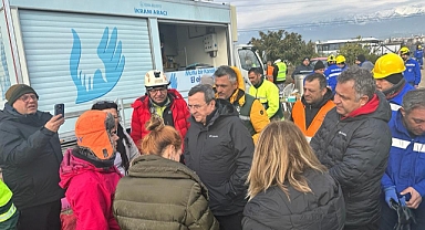 Başkan Batur deprem bölgesinde