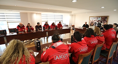 Başkan Ceritoğlu Sengel, Akut Selçuk Ekibi İle bir araya geldi