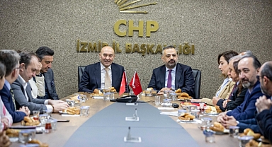 Başkan Soyer, CHP İl Başkanlığı'nı ziyaret etti