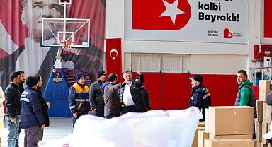 Bayraklı depremzedeler için tek yürek oldu: Sağlık ekibi Hatay’da