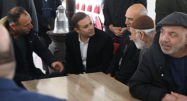 CHP Genel Başkan Yardımcısı Ahmet Akın Balıkesir'de depremzedeleri ziyaret etti